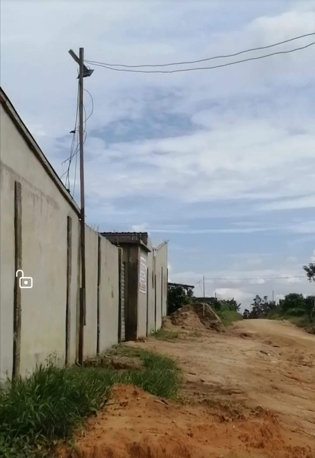Site habitée( eau et électricité)